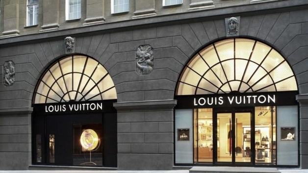 Louis Vuitton      
