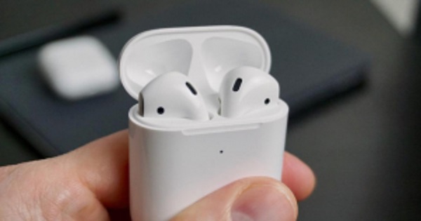   AirPods        