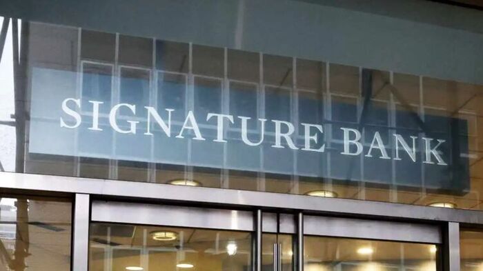   Signature Bank     