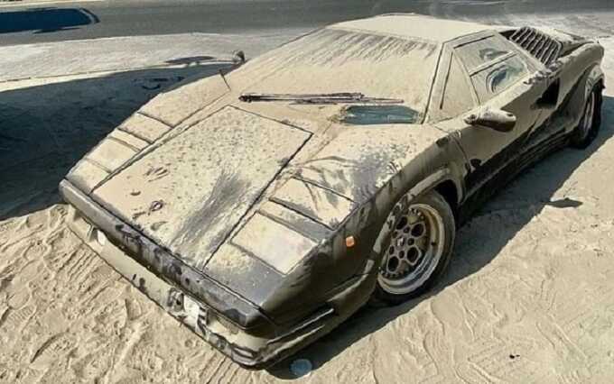  :      Lamborghini  $500 000