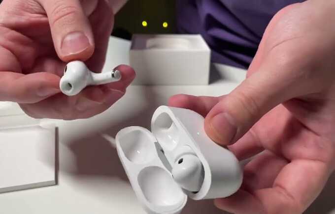      :        AirPods