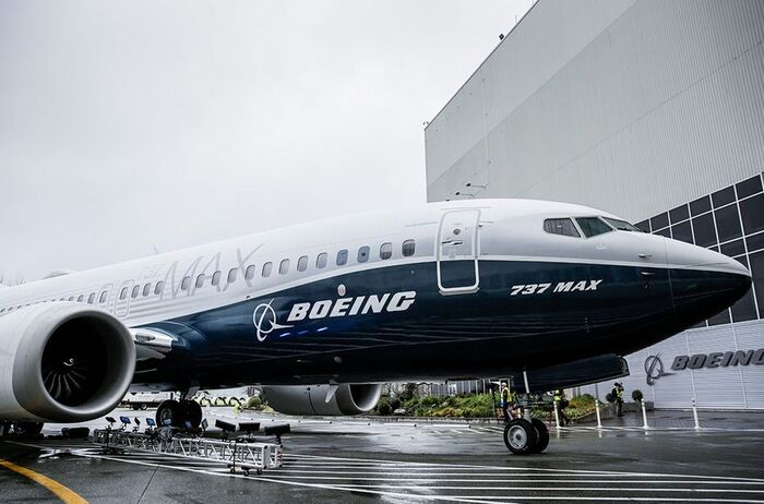        ,      Boeing