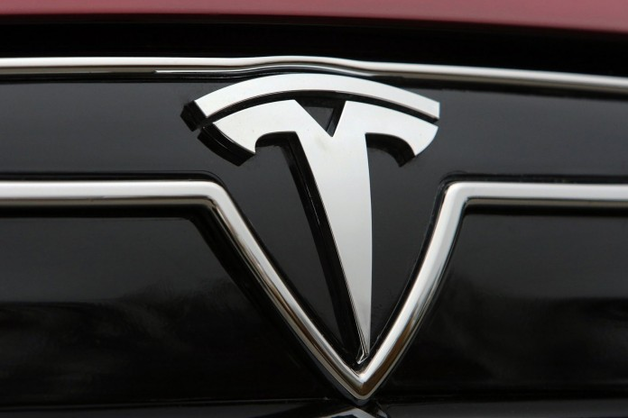   : Tesla   100 000  -  