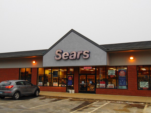  Wal-Mart  Amazon:  Sears        