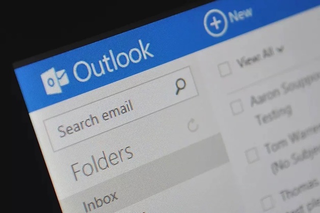  Microsoft       Outlook